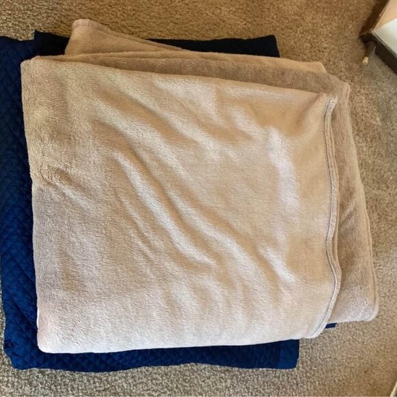 Tan KING Fuzzy Blanket - Picture 2 of 3